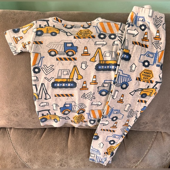 Boys size 3T The Children’s Place construction vehicle 2-piece pajama set - Picture 2 of 4